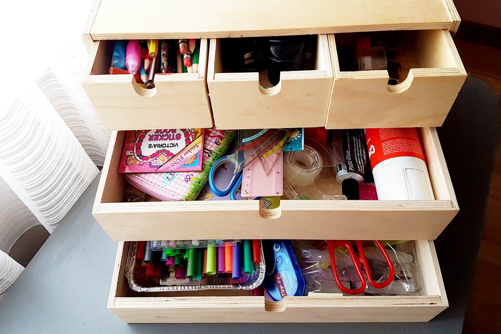 Plastic Drawers Makeover for Desk Organizing